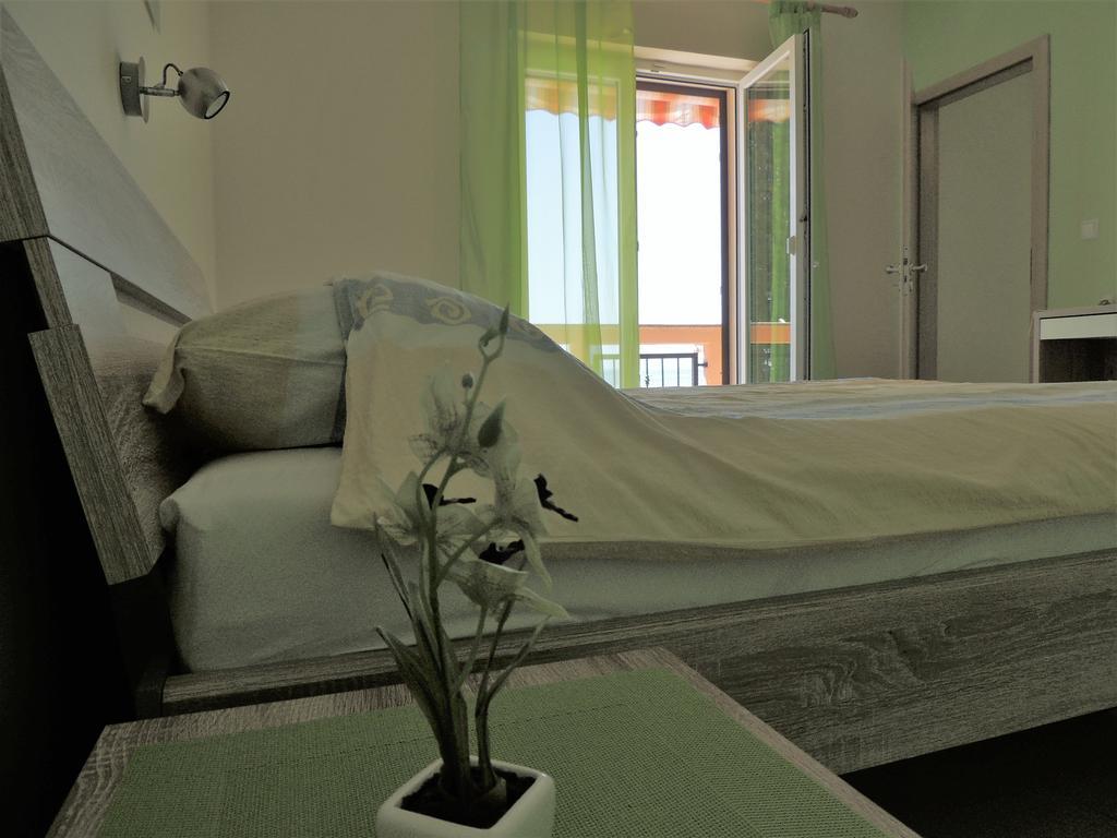 Apartments Denona Новаля Екстер'єр фото